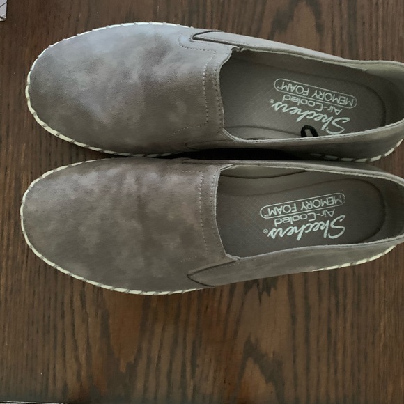 Skechers Womens brown slippers size 7.5 - Picture 3 of 5